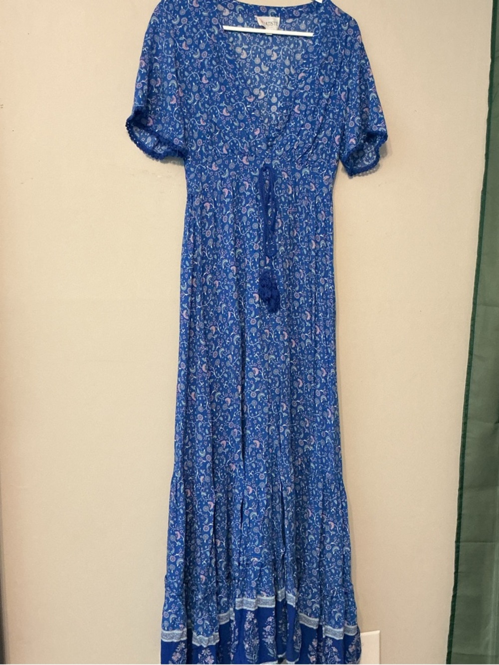 L'ATISTE Blue Floral V-Neck Dress